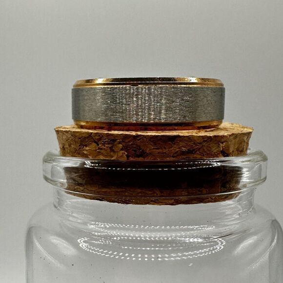 Men's size 14 yellow gold tone and brushed silver tone ring, wedding band! - Picture 4 of 11